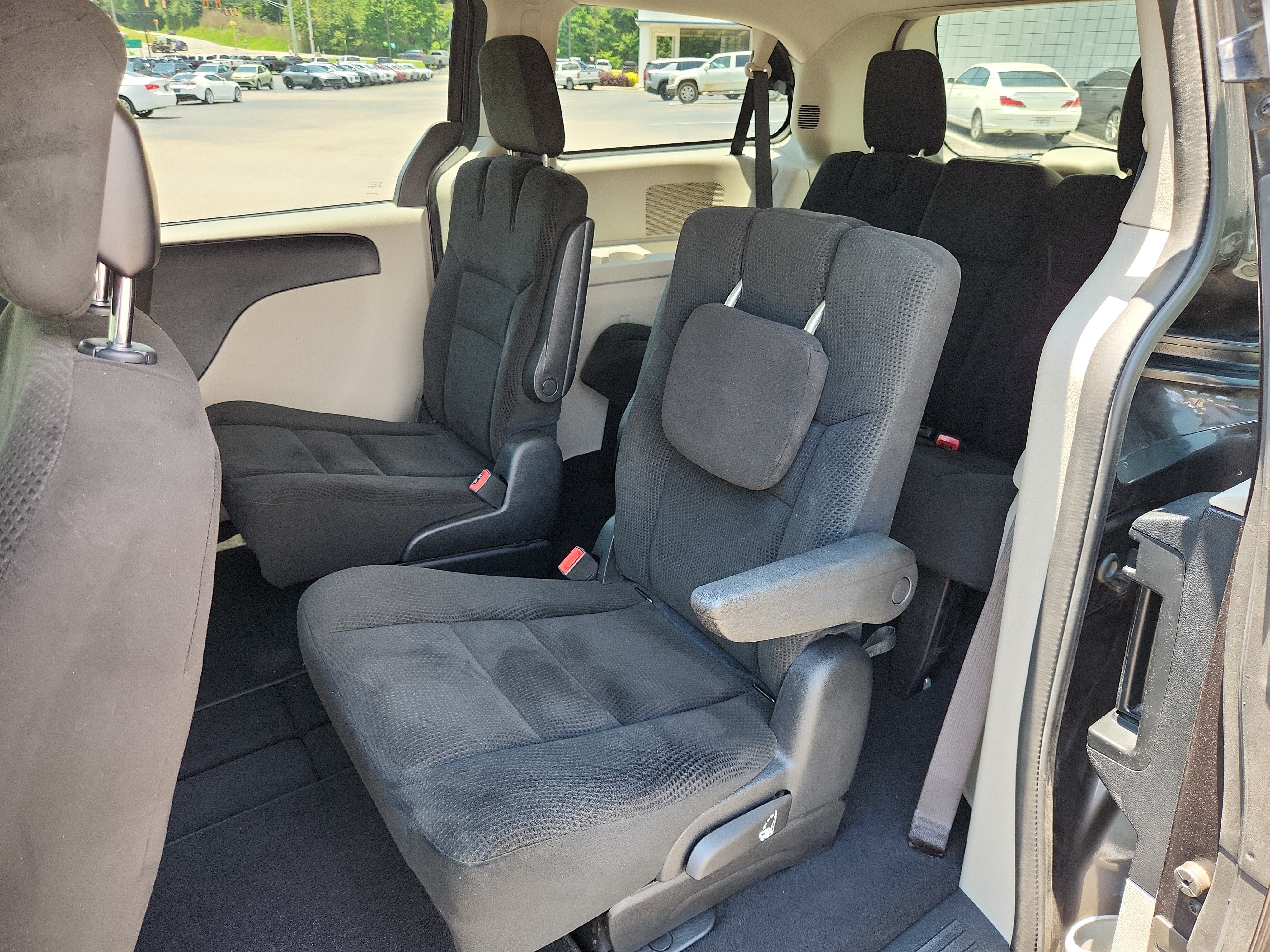 Used 2016 Dodge Grand Caravan SE w/ Quick Order Package 29E SE FWD image 27