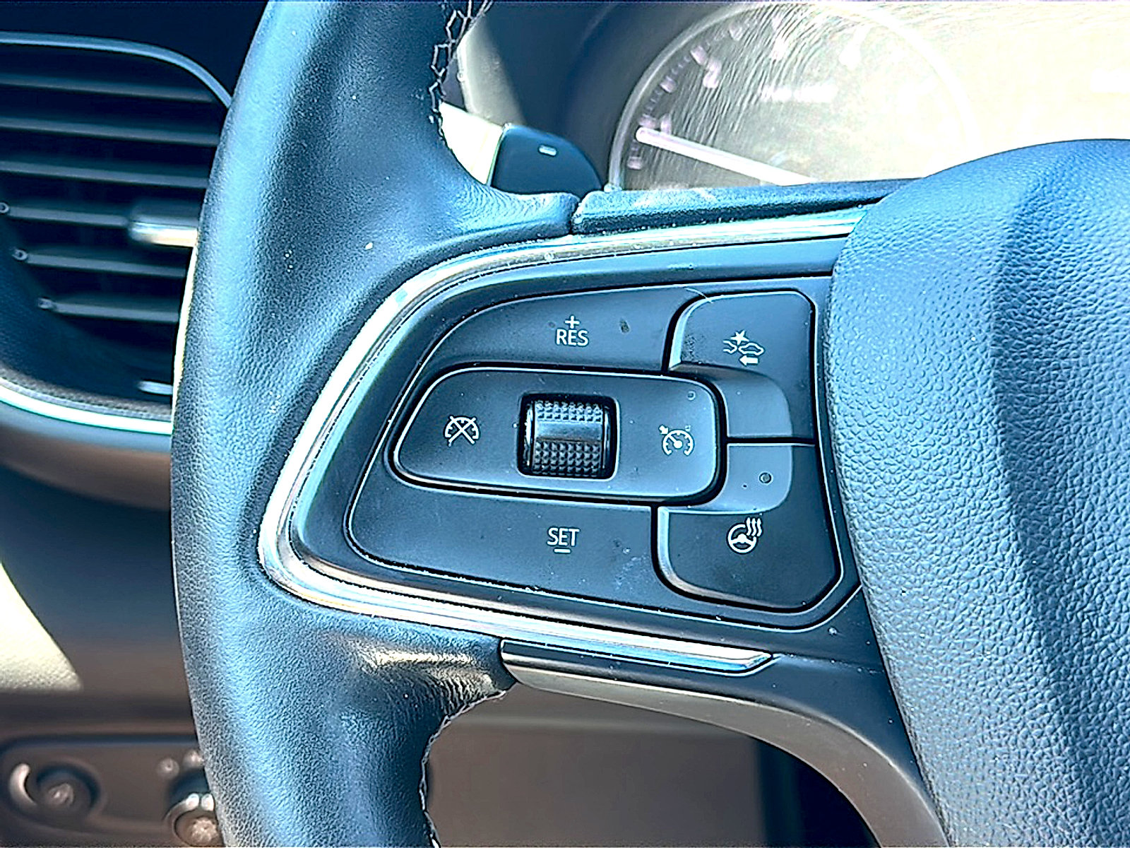Used 2023 Buick Envision Essence w/ Sport Touring Package FWD image 47