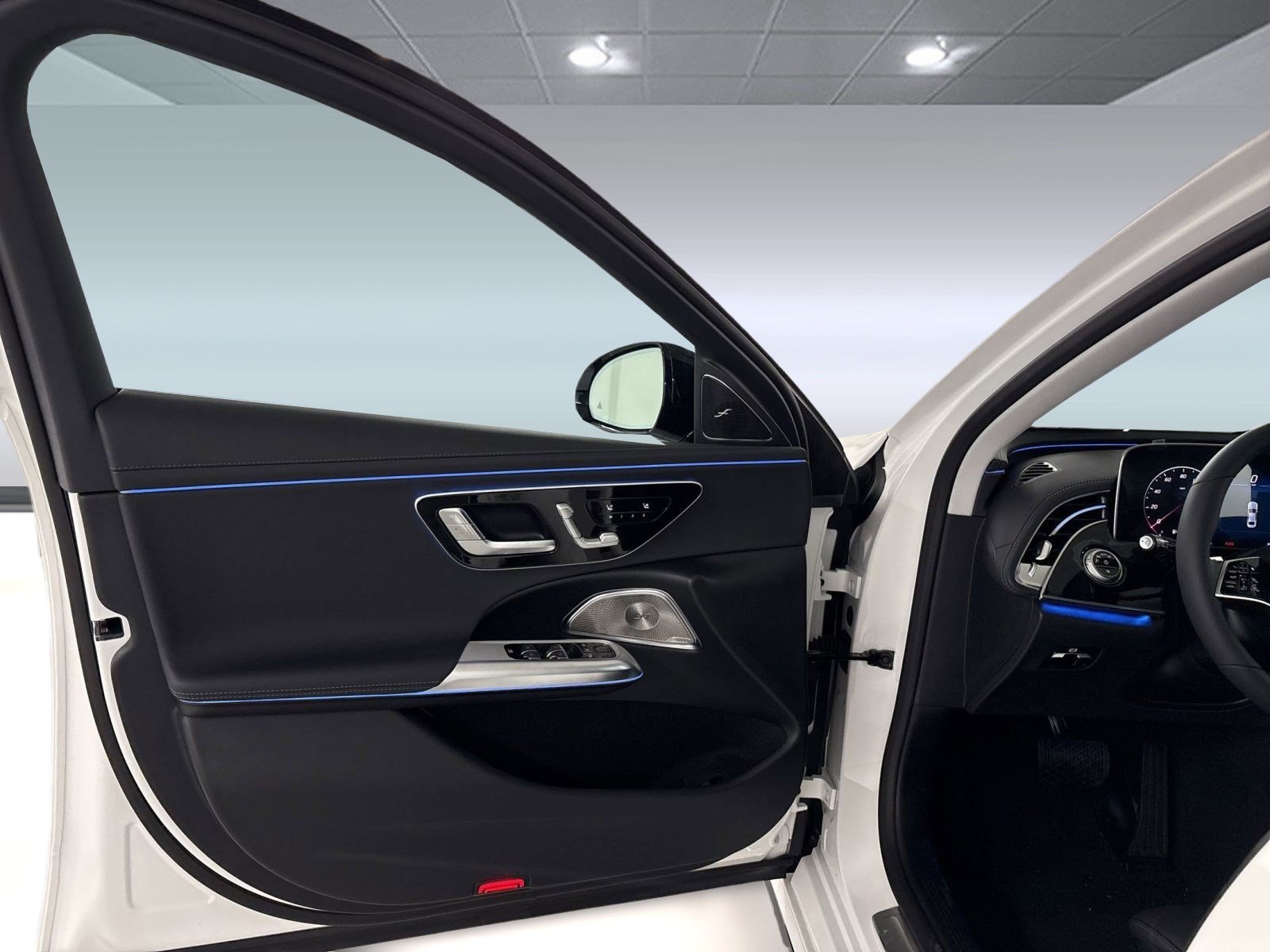 New 2026 Mercedes-Benz E 450 4MATIC Sedan image 18