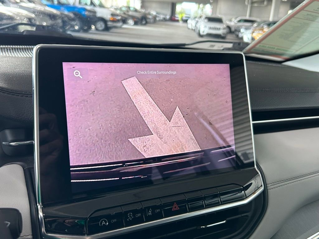 Used 2022 Jeep Compass Limited image 9