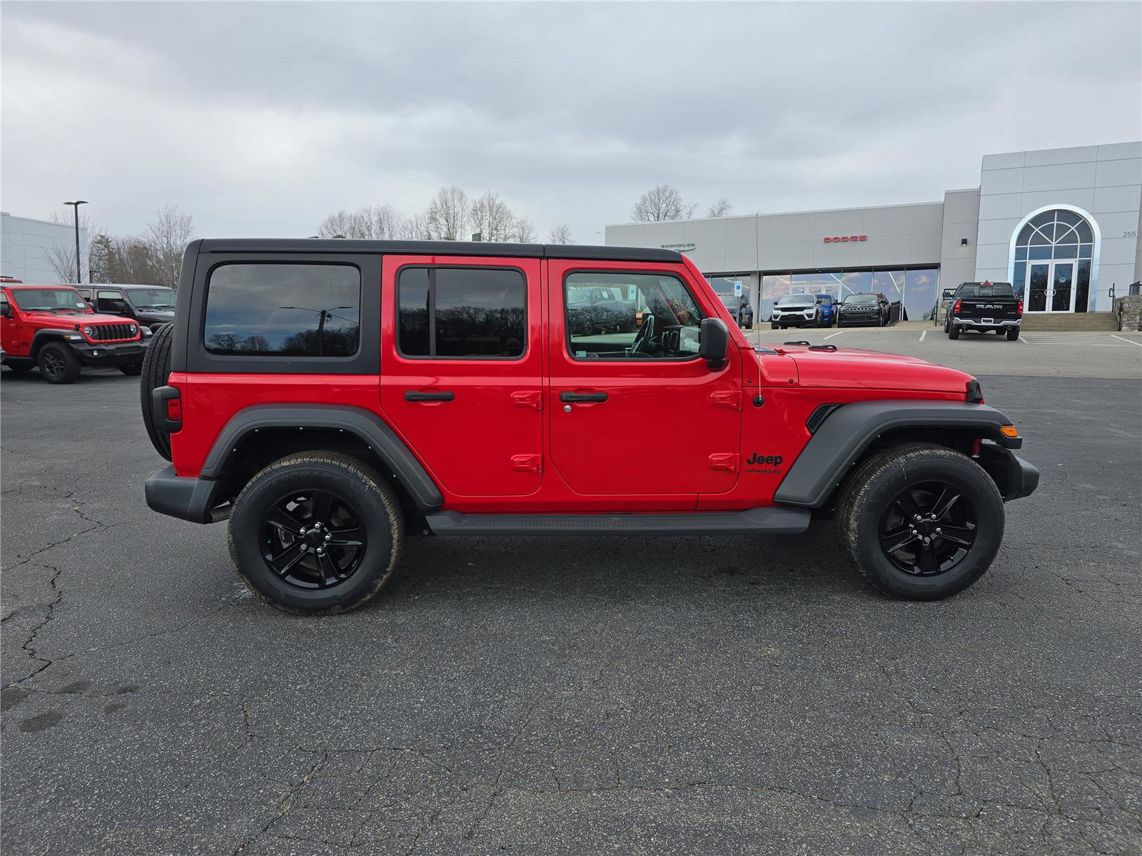 Used 2022 Jeep Wrangler Unlimited Sport image 2