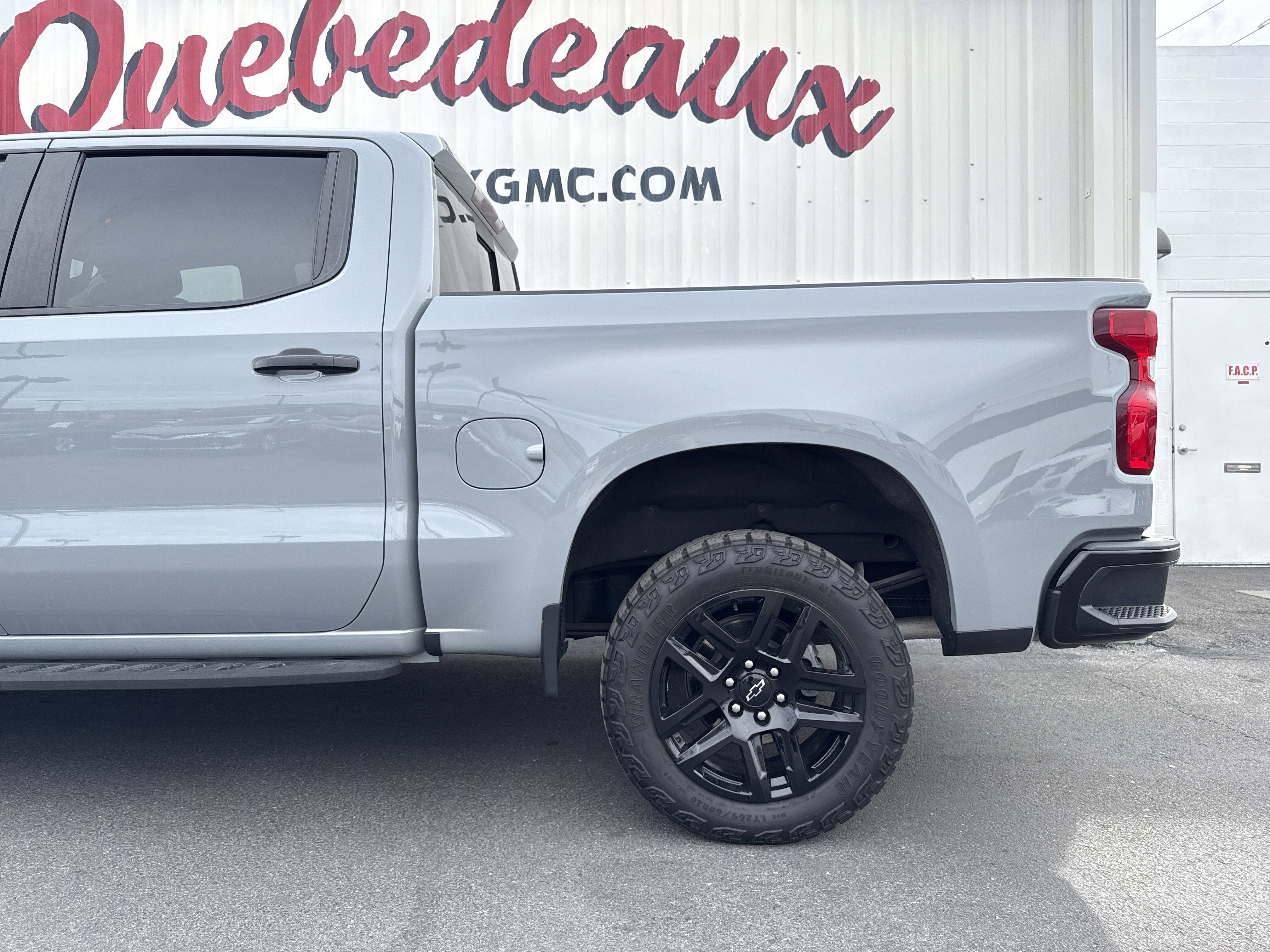 Used 2024 Chevrolet Silverado 1500 LT Trail Boss w/ LT Trail Boss Premium Package image 2