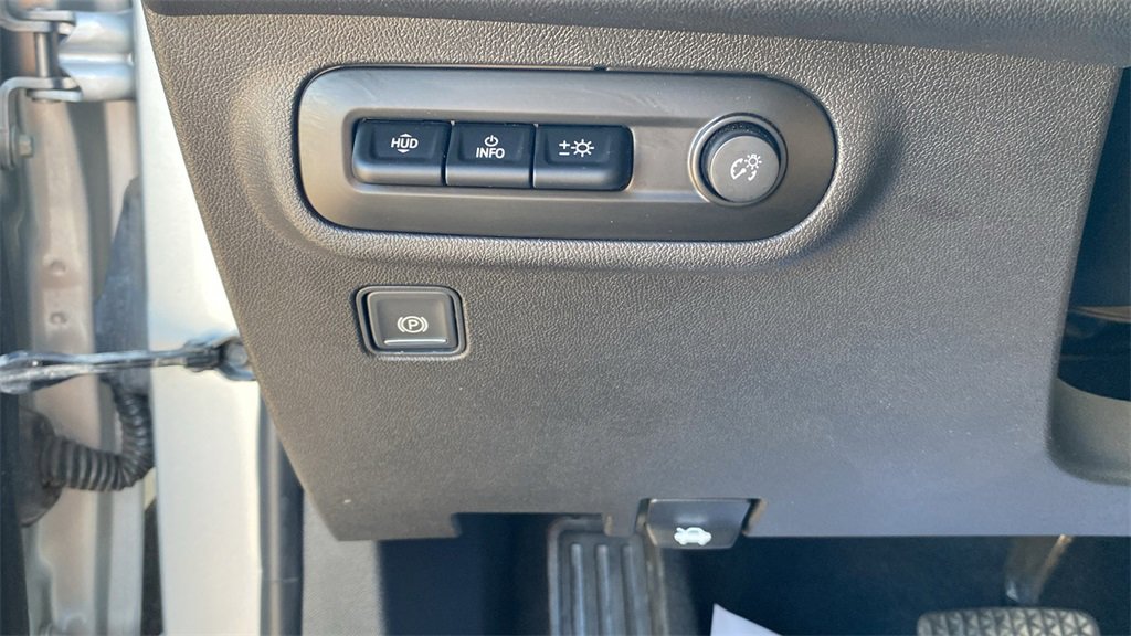 Used 2022 GMC Terrain AT4 image 30