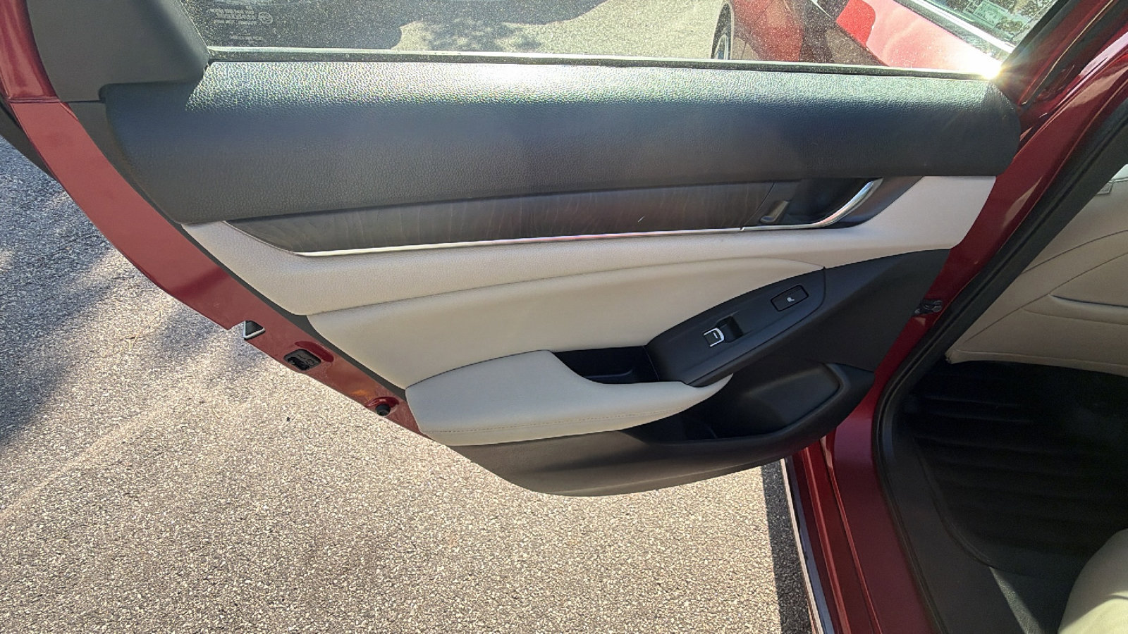 Used 2019 Honda Accord Touring image 23