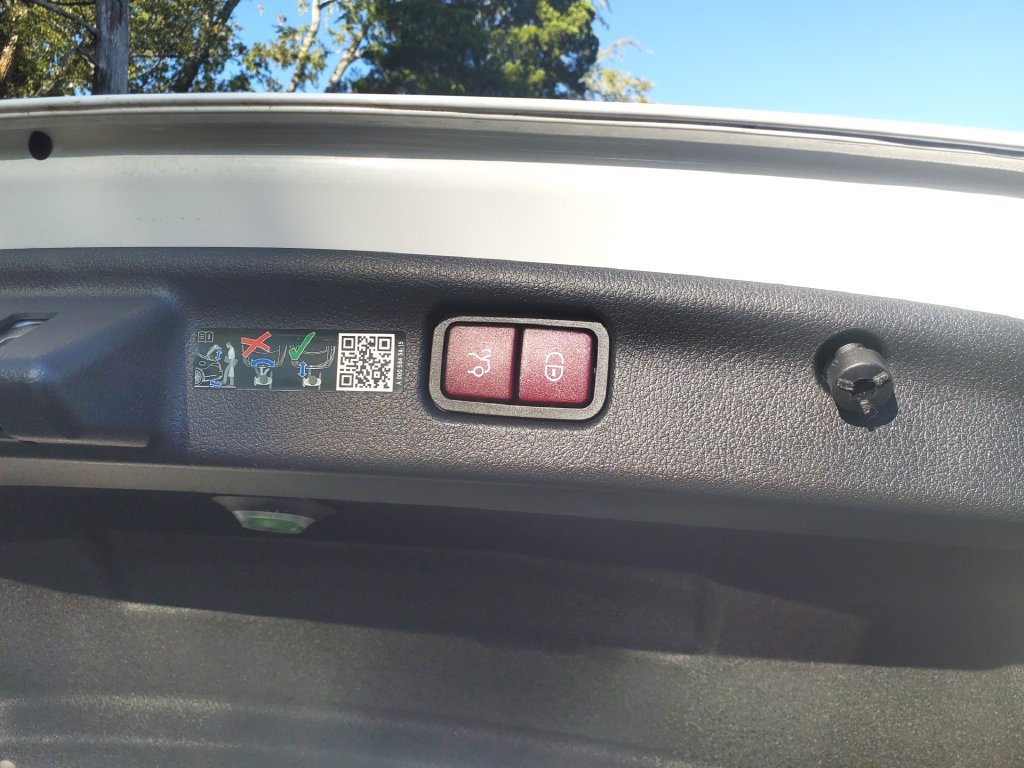 Certified 2024 Mercedes-Benz C 300 4MATIC Sedan image 17