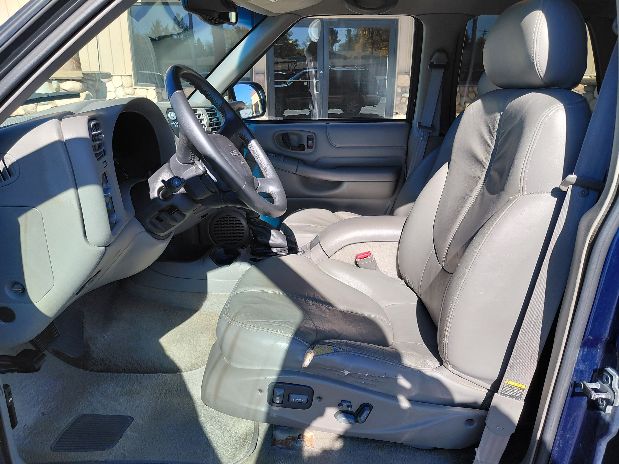 Used 2000 GMC Jimmy SLT w/ Marketing Opt Pkg AWD/4WD image 16