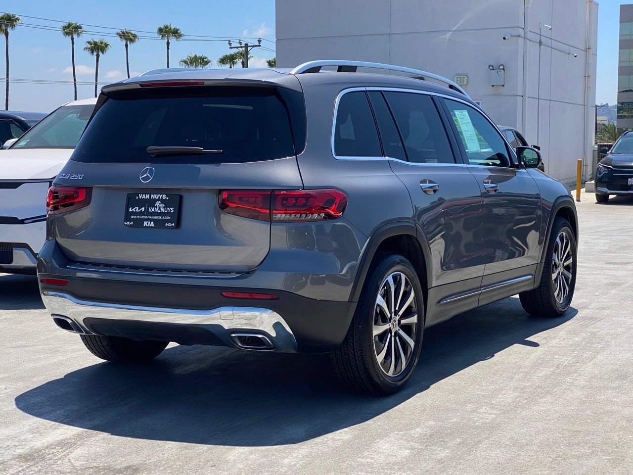 Used 2022 Mercedes-Benz GLB 250 image 3