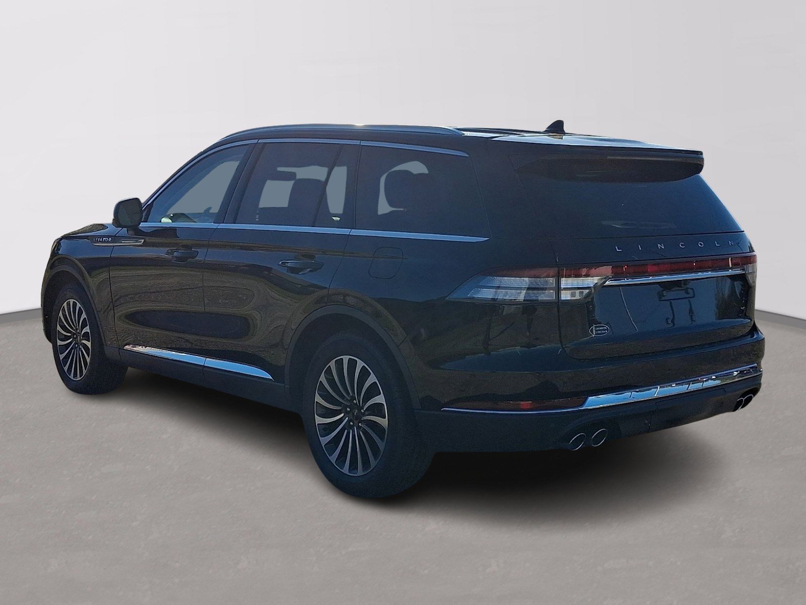 Certified 2023 Lincoln Aviator Reserve w/ Equipment Group 201A image 4
