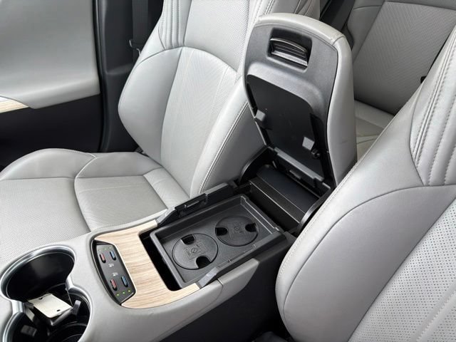 Used 2023 Toyota Venza Limited AWD/4WD image 21