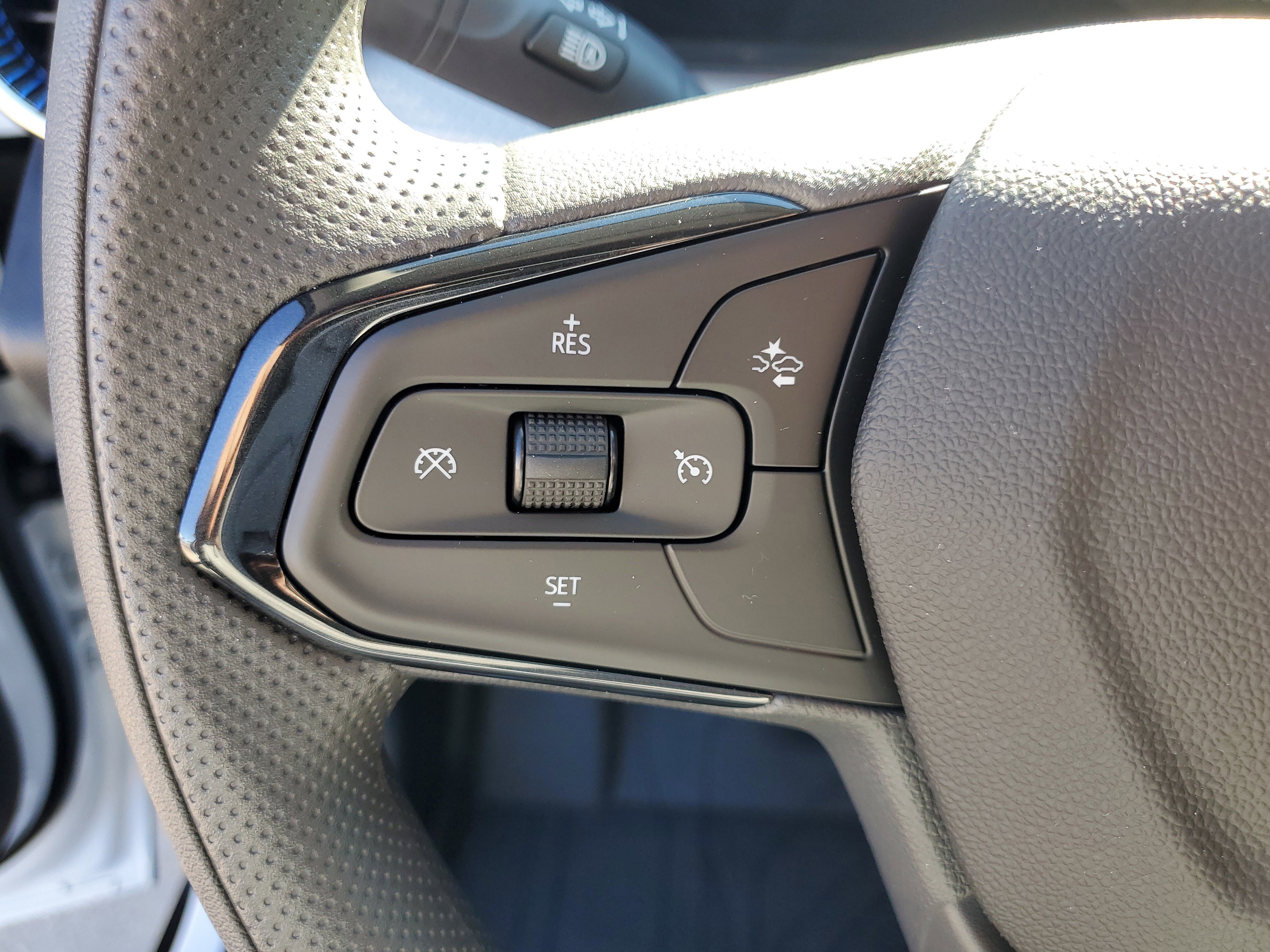 Used 2025 Chevrolet Trax LT image 26