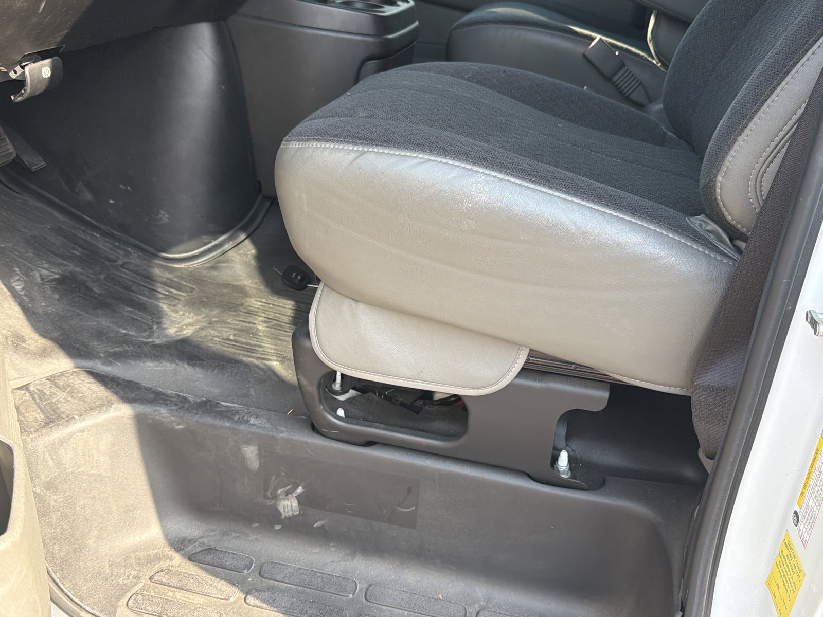 Used 2024 GMC Savana 2500 w/ Driver Convenience Package RWD image 15