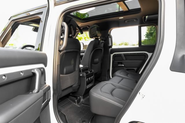 New 2026 Land Rover Defender 110 X-Dynamic SE AWD/4WD image 45