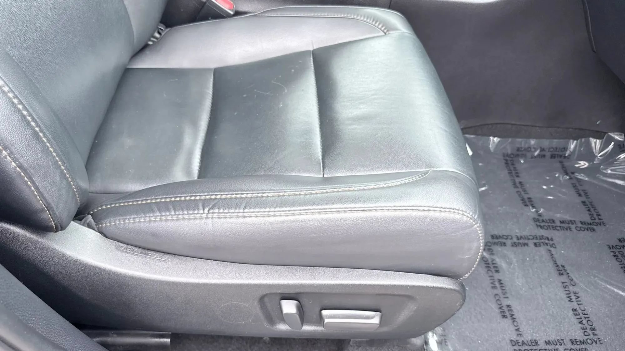 Used 2019 Toyota Highlander XLE AWD/4WD image 43