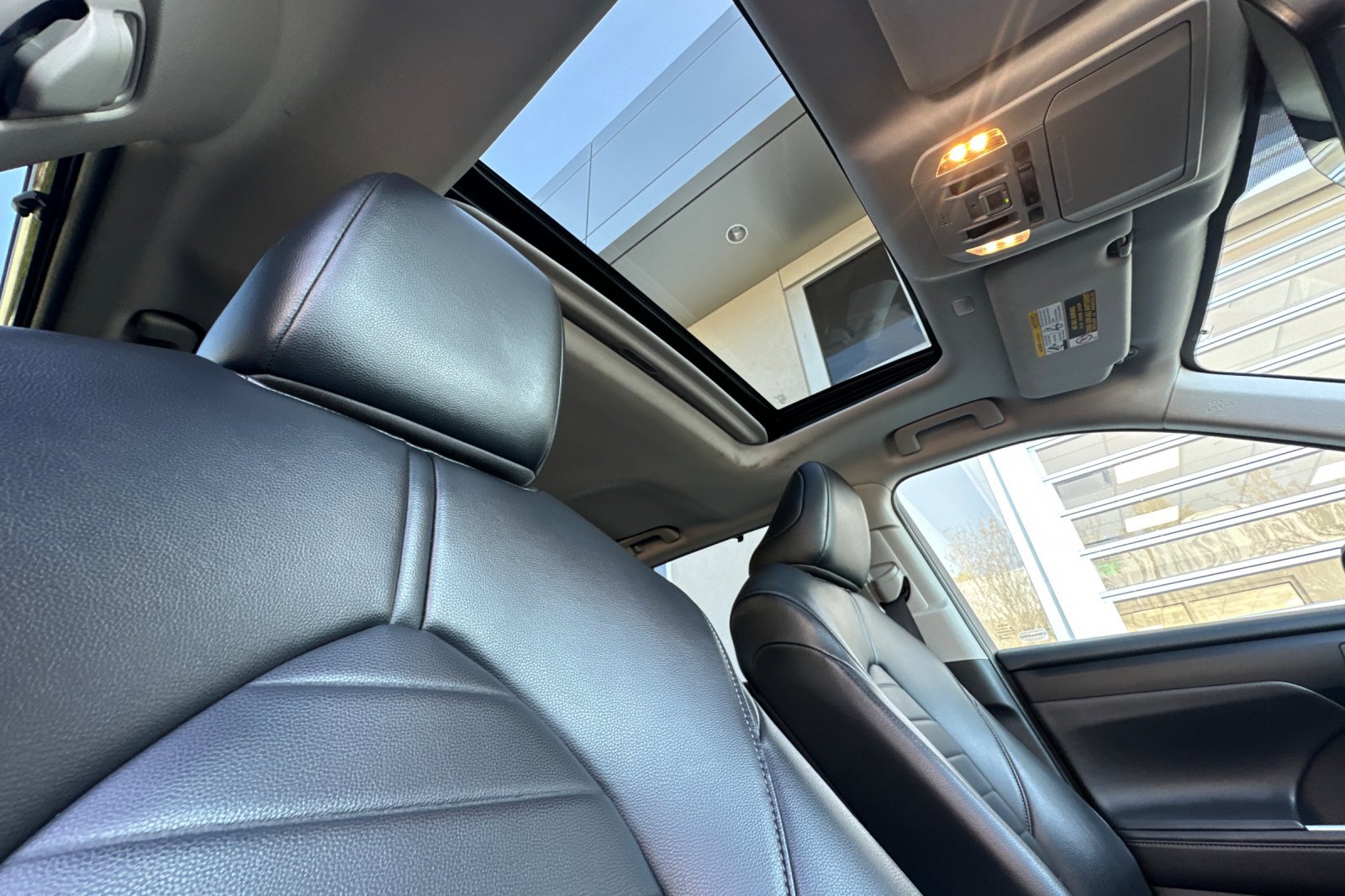 Used 2022 Toyota Highlander XLE image 15