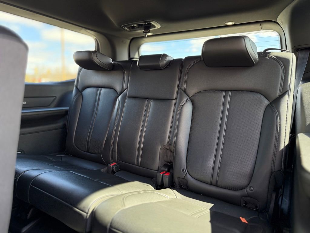 Used 2024 Jeep Wagoneer L Series II w/ Flexible Seating Group image 5