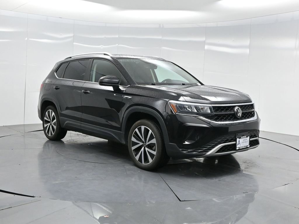 Used 2023 Volkswagen Taos SE w/ Panoramic Sunroof Package image 47