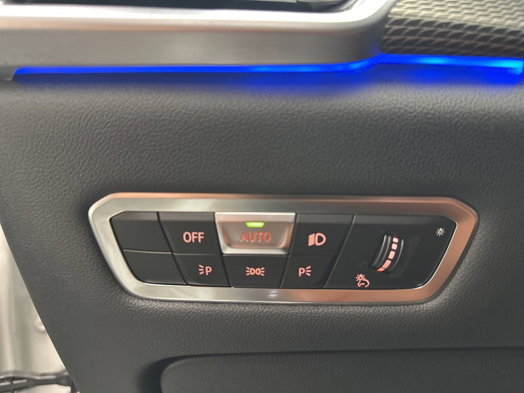 Used 2022 BMW X6 M50i w/ Executive Package image 26