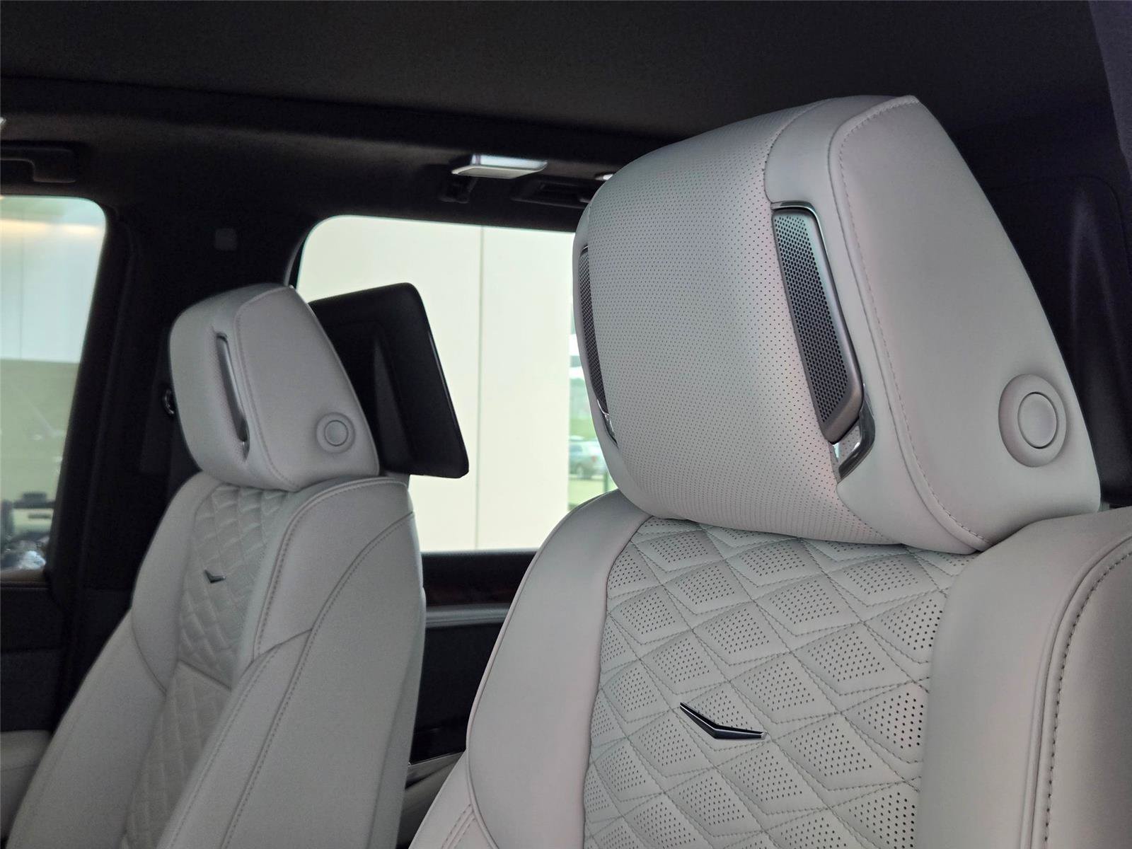 New 2026 Cadillac Escalade ESV Platinum Sport w/ LPO, Floor Liner Package AWD/4WD image 12