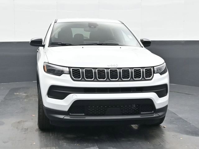 Used 2025 Jeep Compass Sport image 7