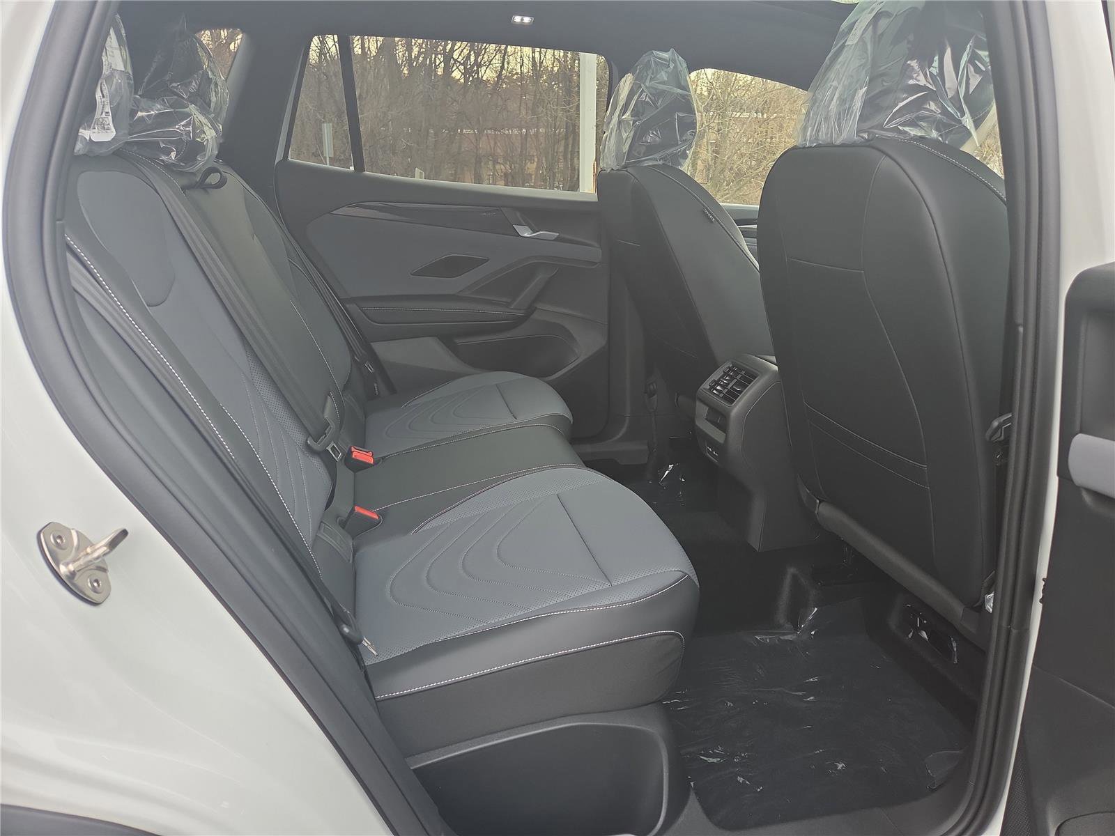 New 2026 Volkswagen Tiguan SE R-Line image 31