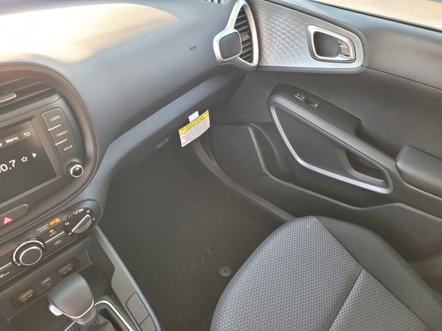 Used 2025 Kia Soul LX image 11