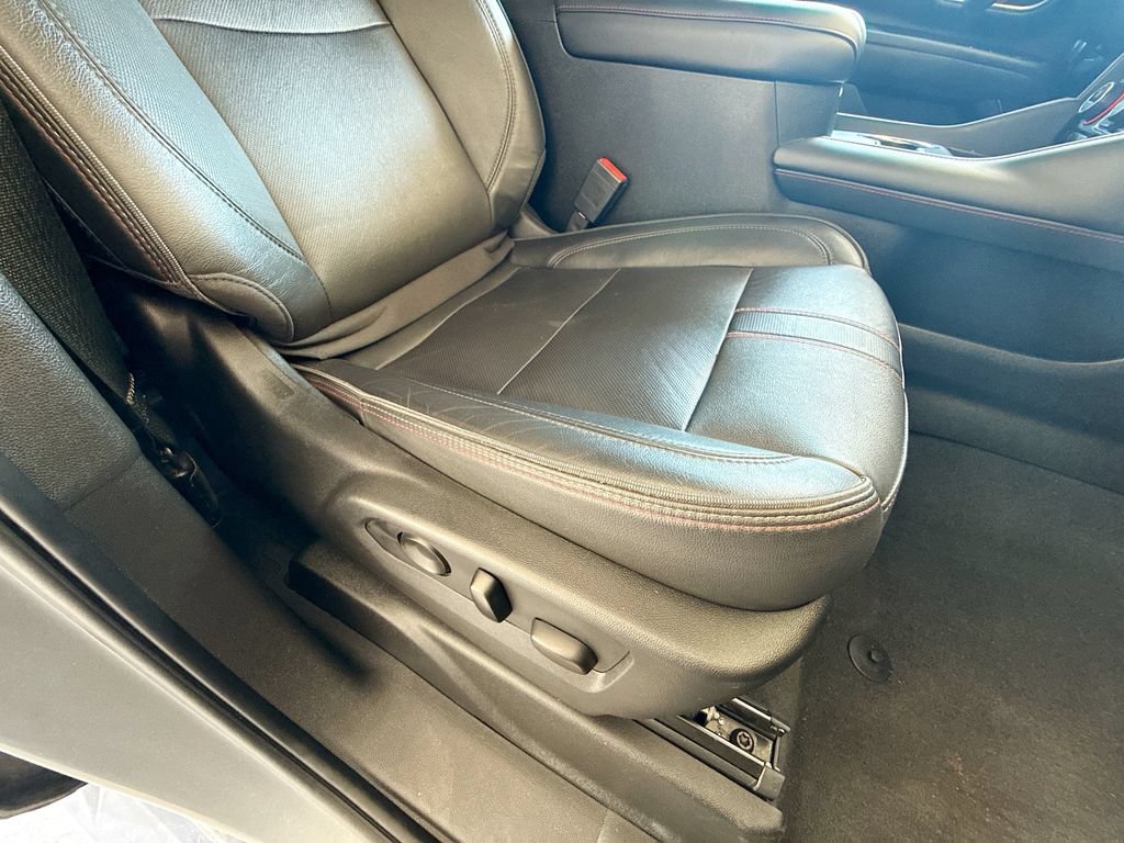 Used 2021 Chevrolet Tahoe RST w/ Luxury Package AWD/4WD image 31