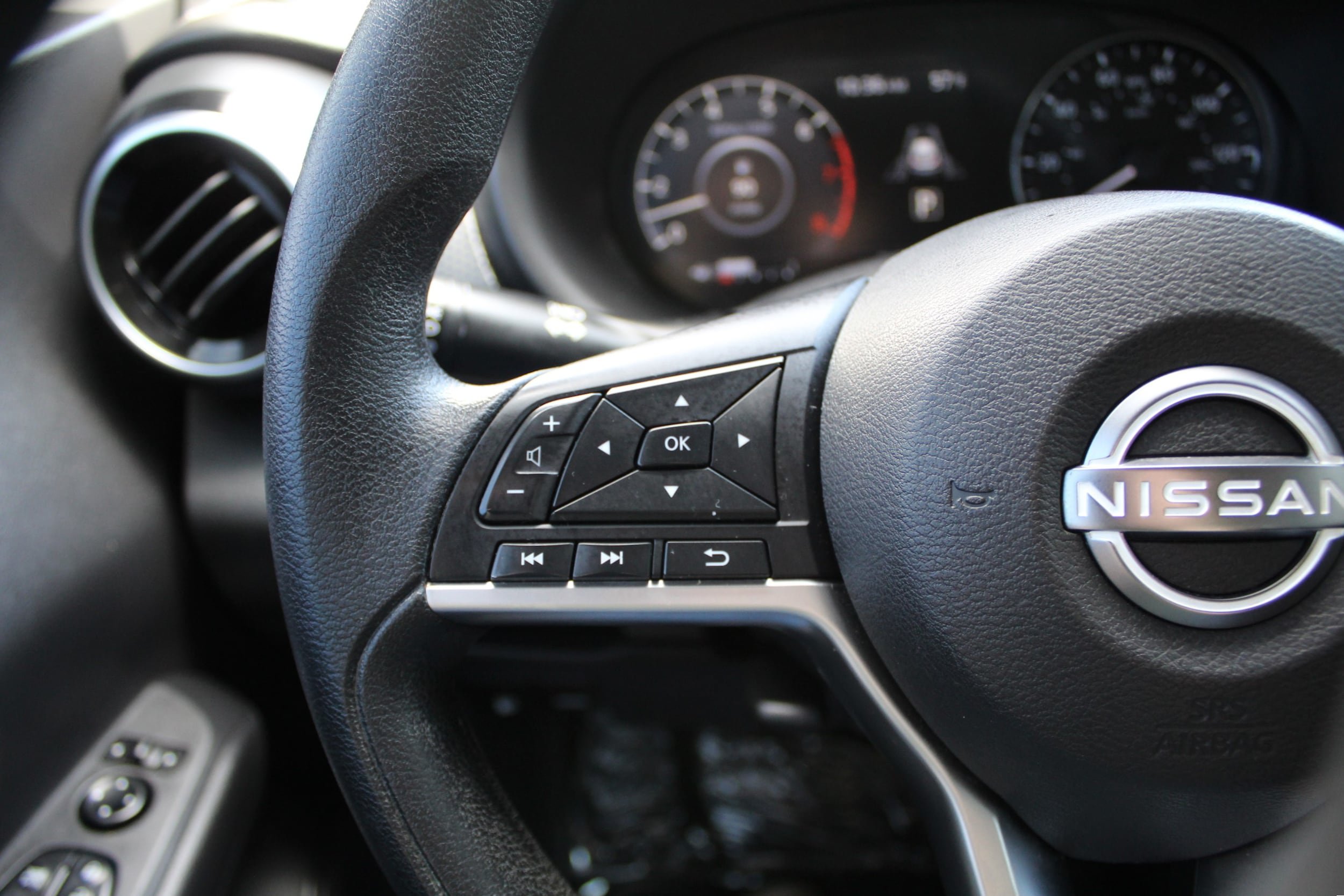 Used 2022 Nissan Kicks SV FWD image 25