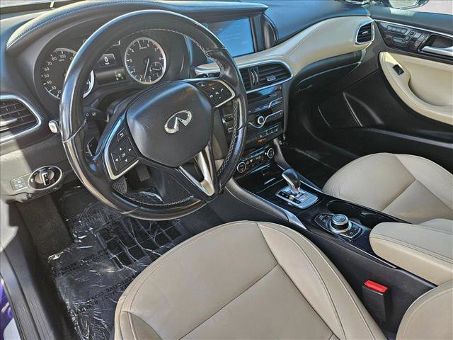 Used 2018 INFINITI QX30 Premium w/ Navigation Package image 11