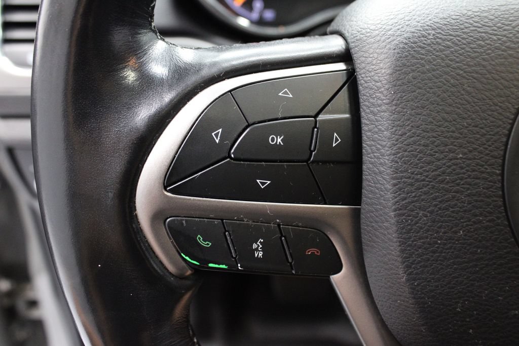 Used 2021 Jeep Grand Cherokee Laredo X AWD/4WD image 27