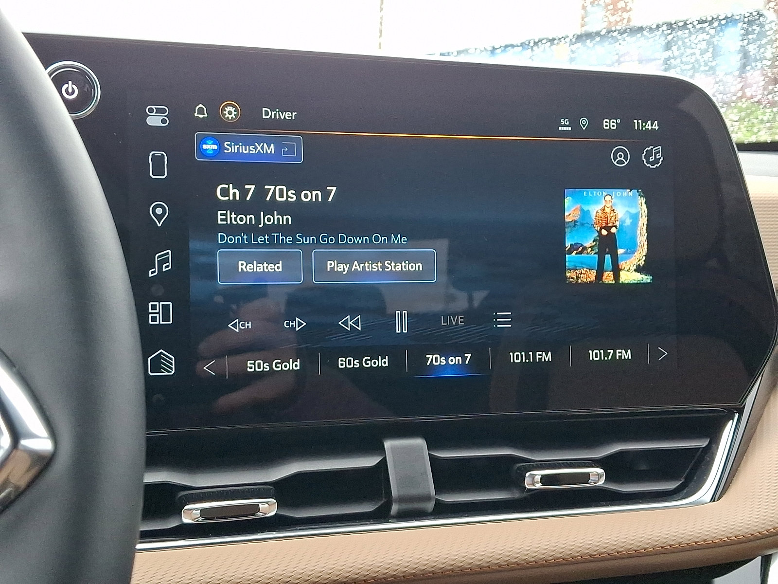 Used 2025 Chevrolet Equinox ACTIV w/ Safety and Technology Package FWD image 17