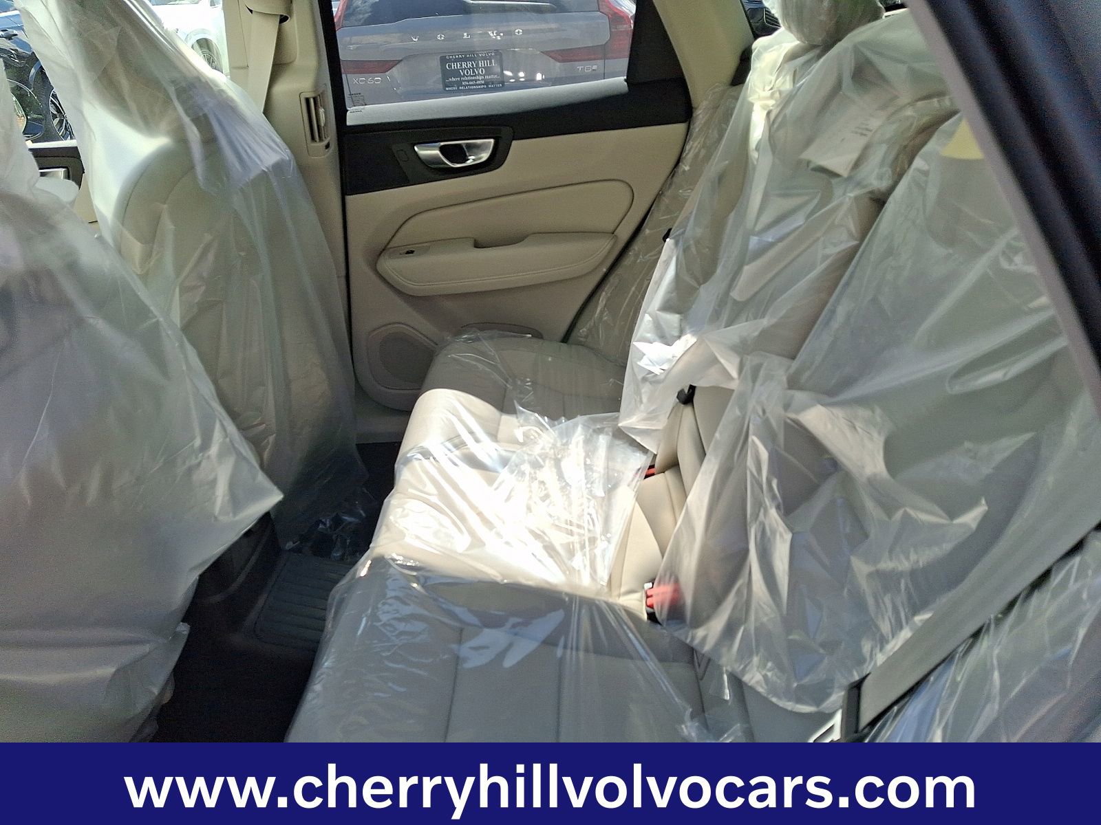 New 2026 Volvo XC60 T8 Ultra w/ Protection Package Premier image 7