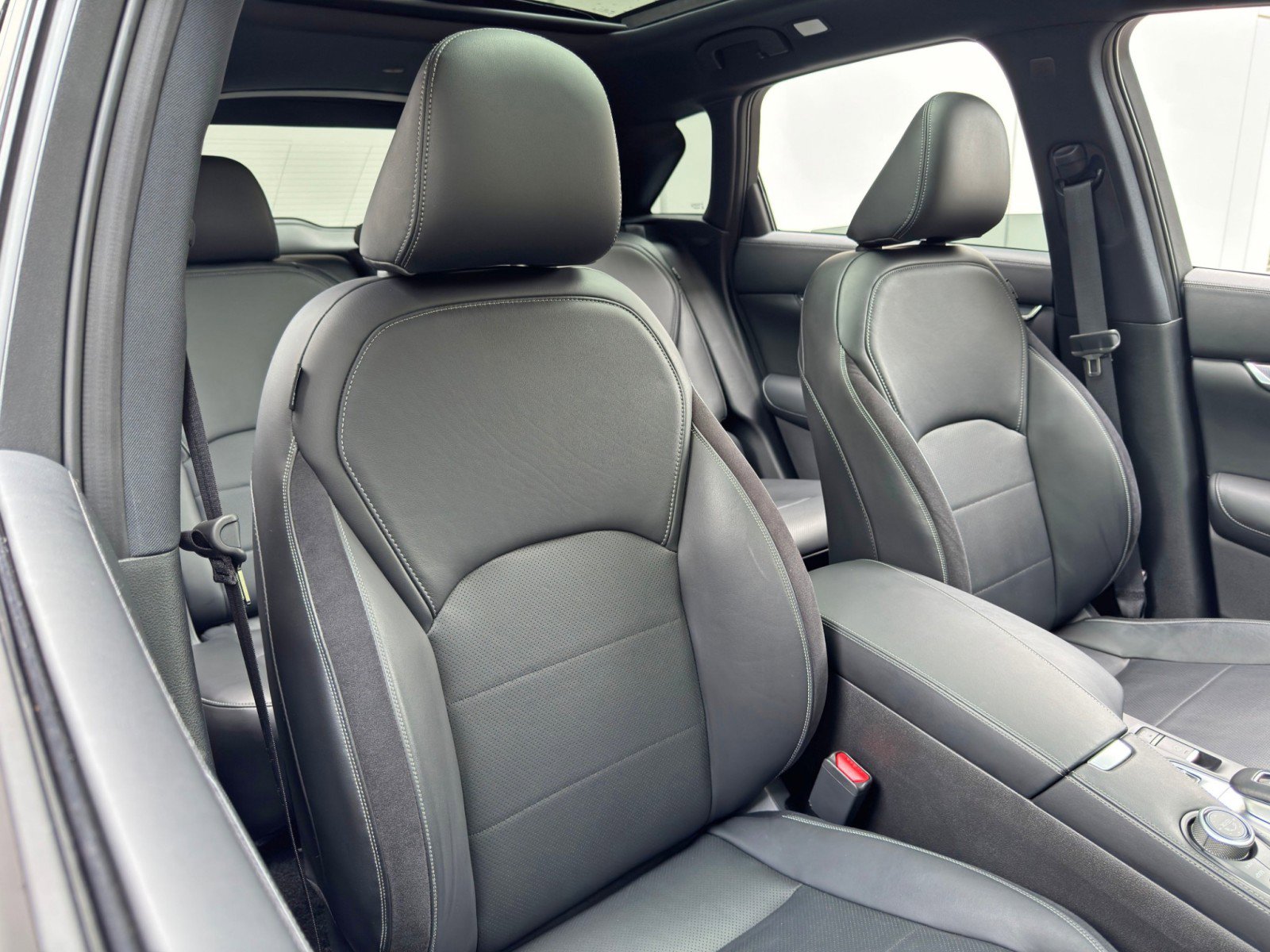 Used 2024 INFINITI QX50 Sport image 38