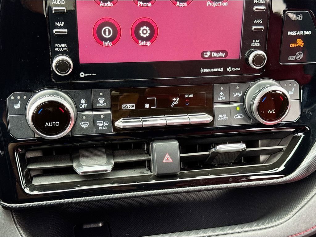 Used 2021 Toyota Highlander XSE image 23