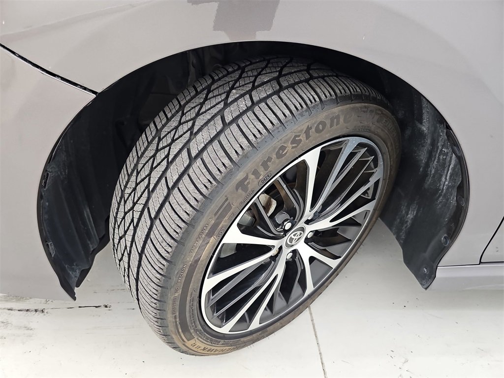 Used 2020 Toyota Camry SE image 34