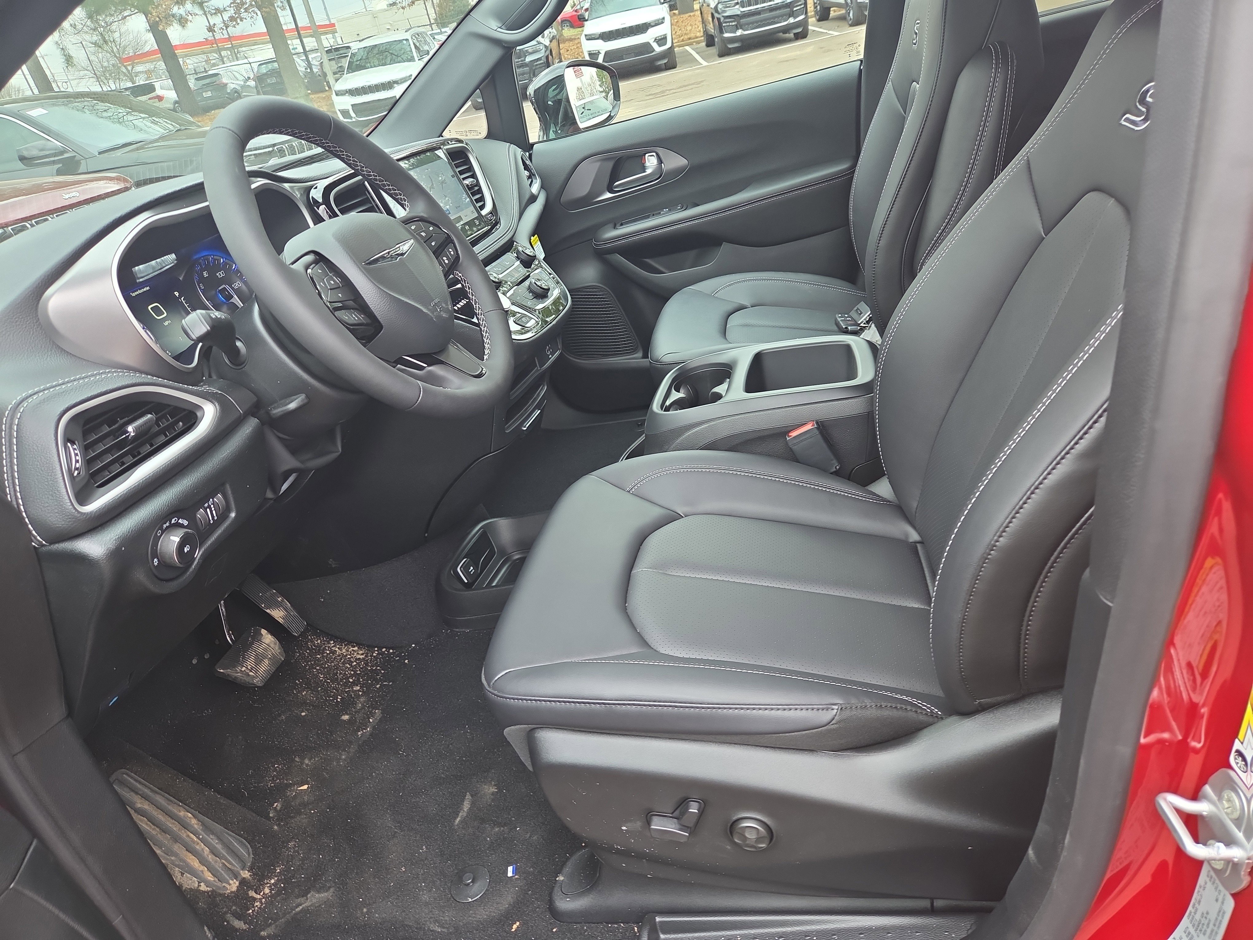 New 2026 Chrysler Pacifica Select FWD image 4