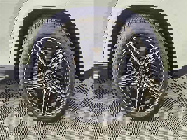 Certified 2025 Mercedes-Benz GLE 450e 4MATIC image 13