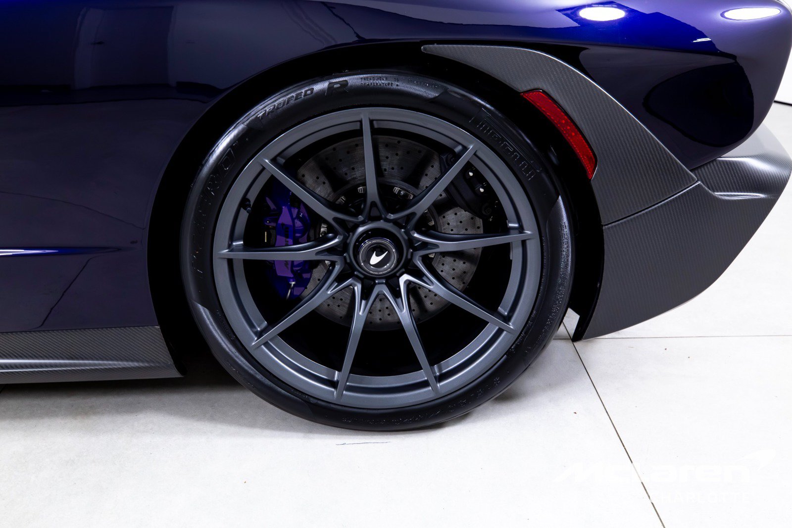 Used 2019 McLaren Senna RWD image 31
