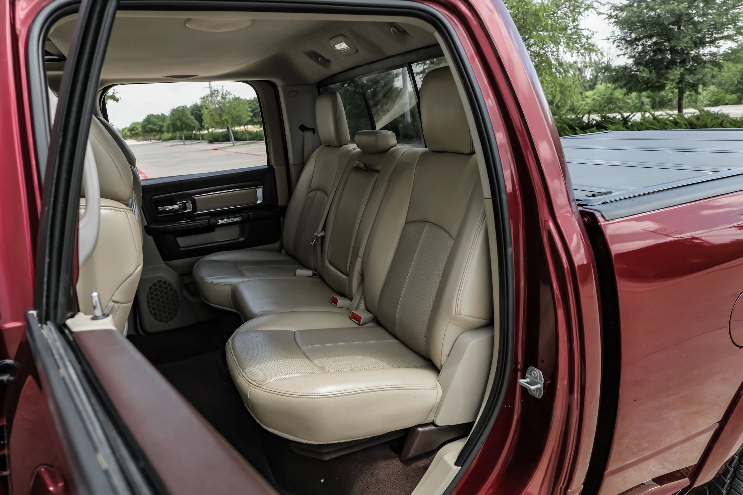 Used 2018 RAM 2500 Laramie w/ Convenience Group AWD/4WD image 35