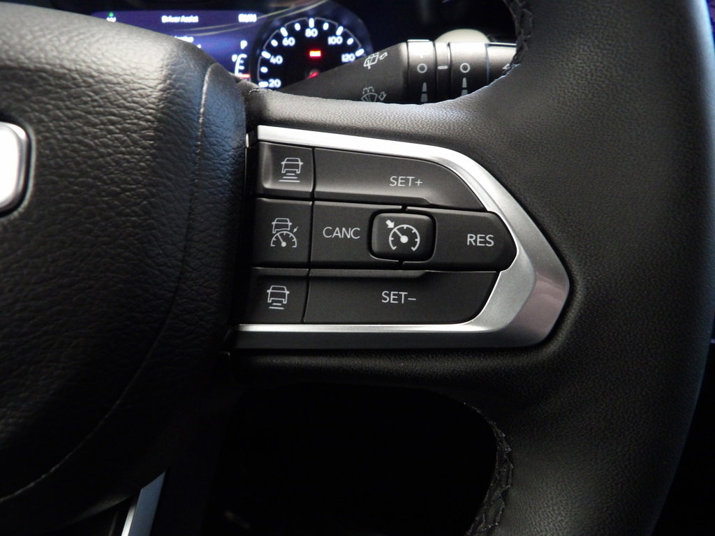 Used 2024 Jeep Compass Limited image 29