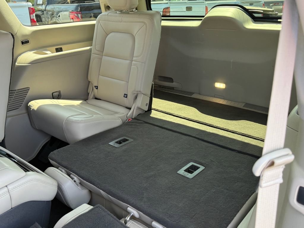 Used 2020 Lincoln Navigator Reserve w/ Equipment Group 208A Reserve image 15