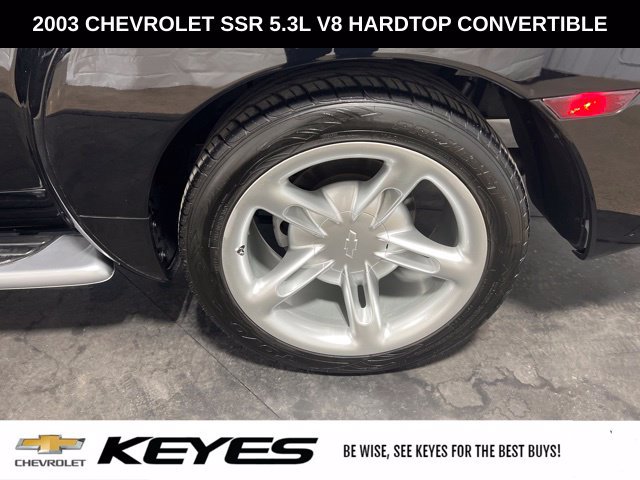 Used 2003 Chevrolet SSR w/ Preferred Equipment Group RWD image 26