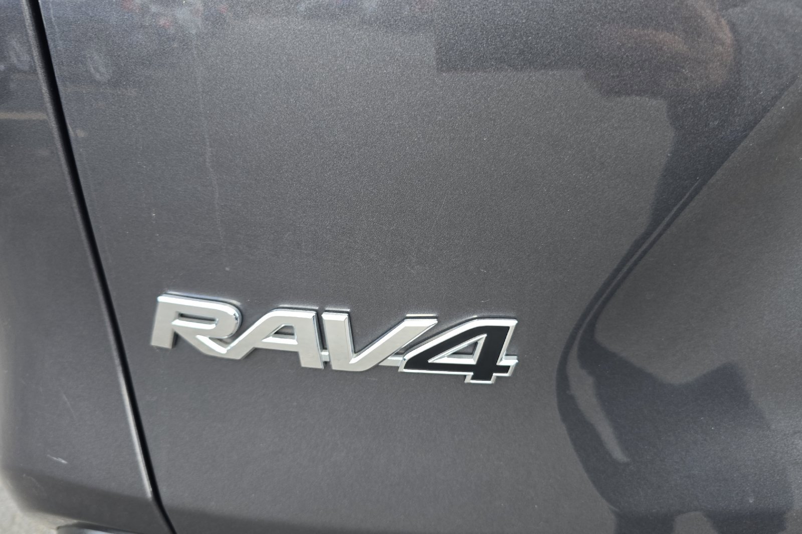 Used 2021 Toyota RAV4 XLE image 30