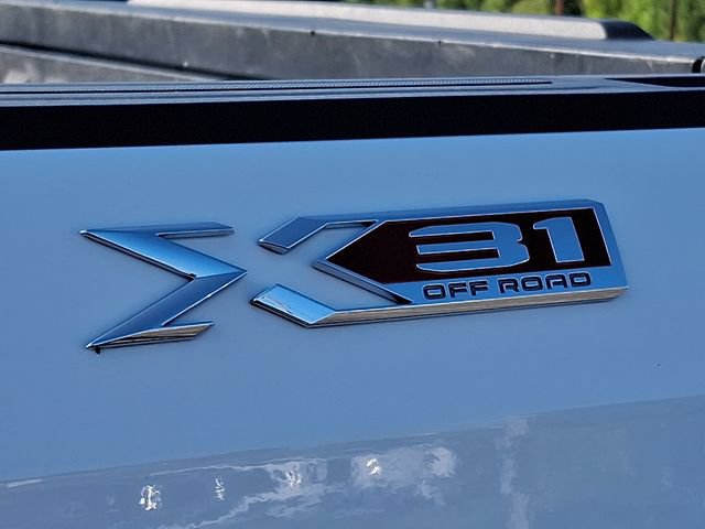 Used 2022 GMC Sierra 1500 SLE w/ X31 Off-Road Package AWD/4WD image 28