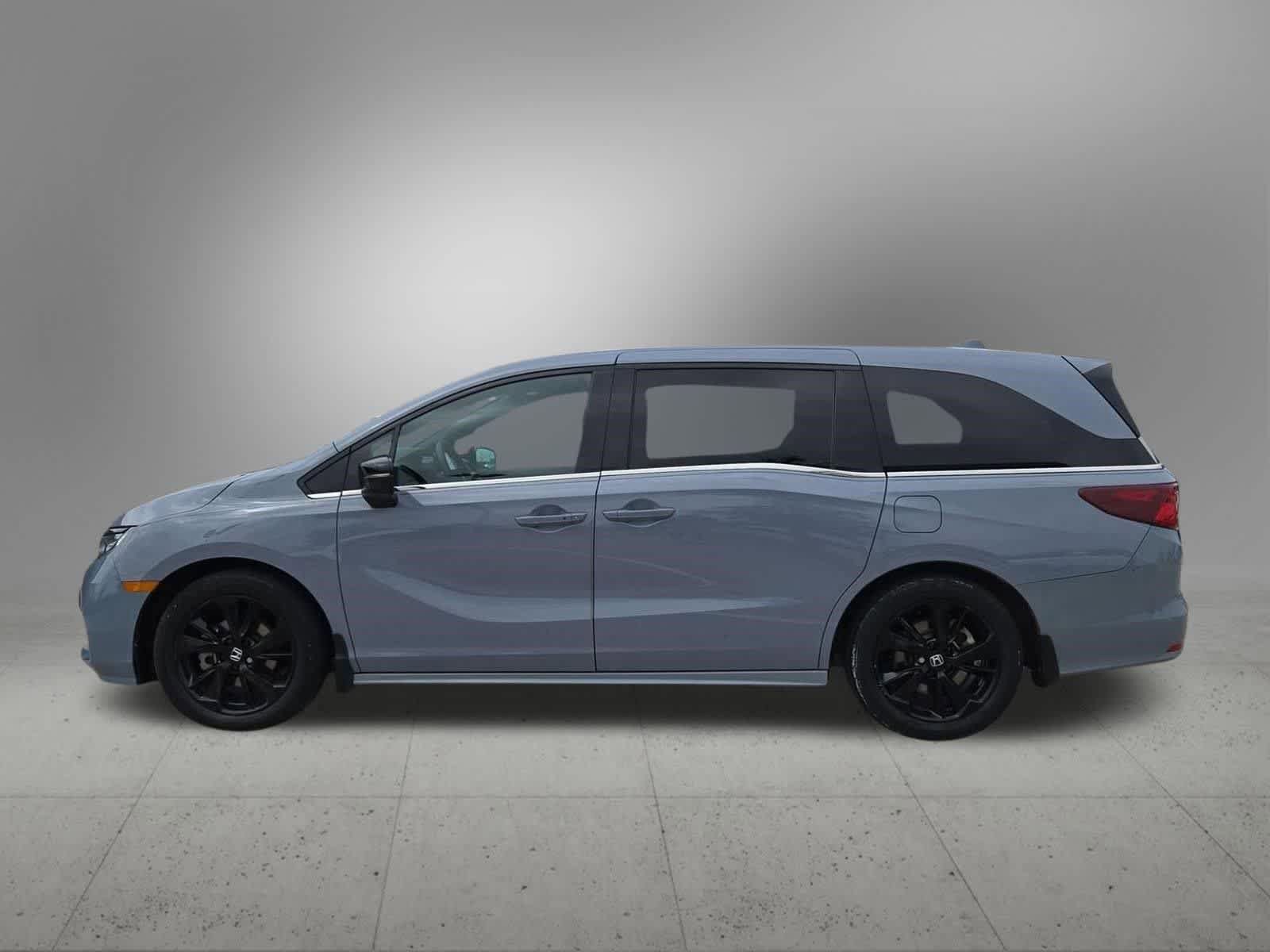 Used 2023 Honda Odyssey Sport image 3