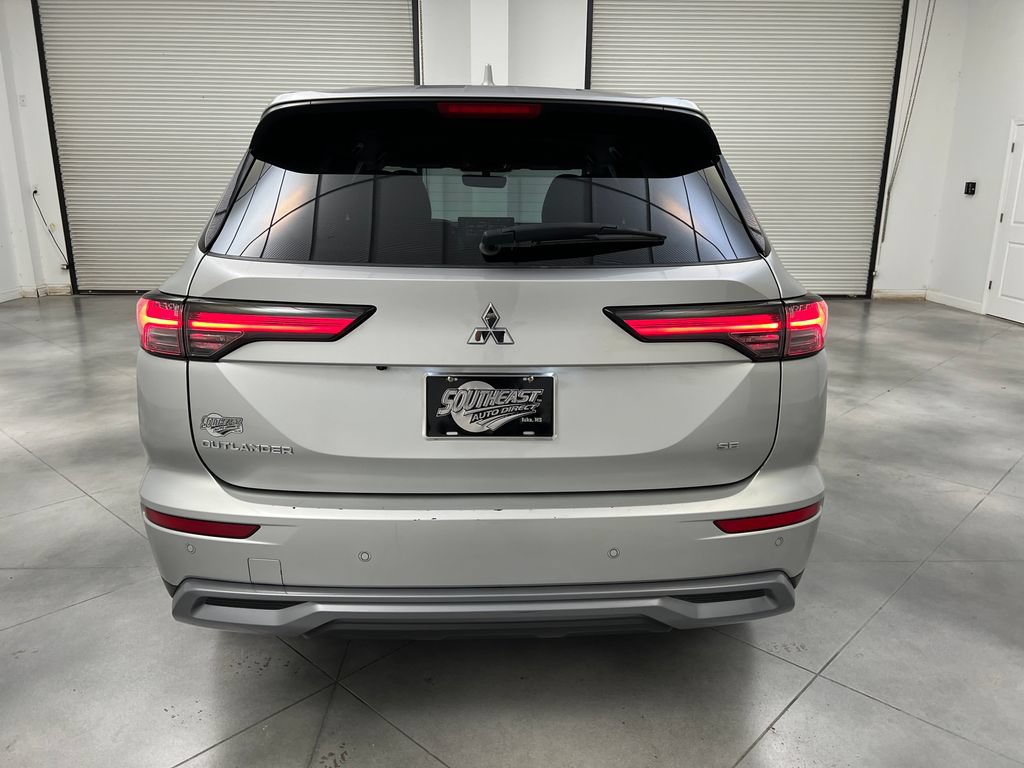 Used 2025 Mitsubishi Outlander SE FWD image 8