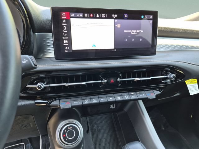 Used 2025 Alfa Romeo Tonale AWD/4WD image 28