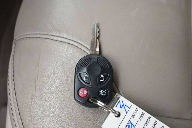 Used 2010 Ford Taurus SEL FWD image 24