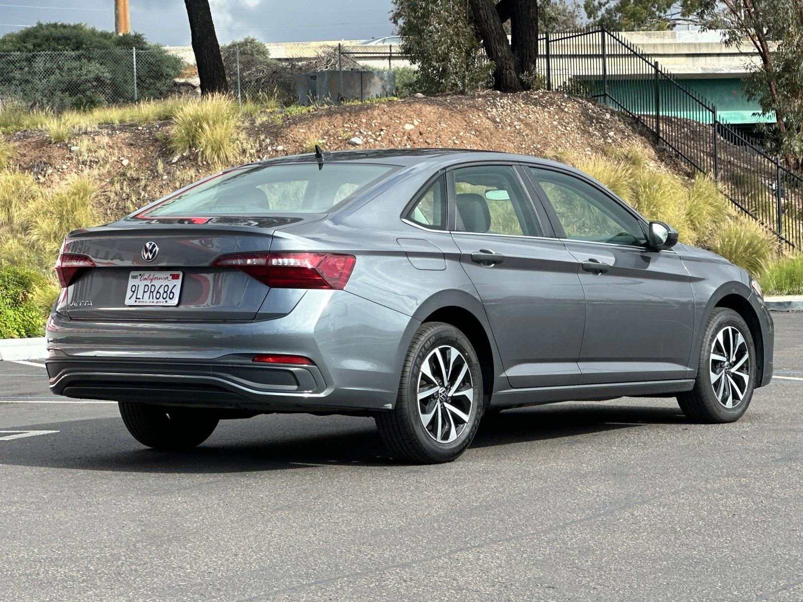 Used 2024 Volkswagen Jetta S image 5