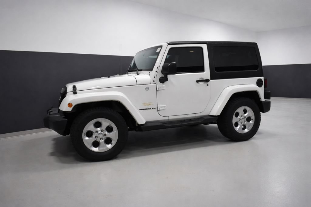 Used 2015 Jeep Wrangler Sahara w/ Connectivity Group AWD/4WD image 2