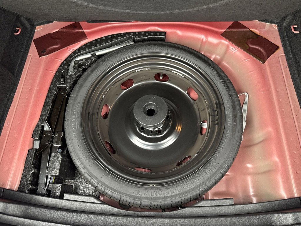 Used 2022 Volkswagen Taos SE w/ Panoramic Sunroof Package image 21